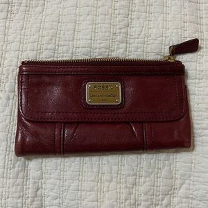 Fossil Emory Clutch Wallet Maroon